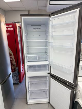 Nevera Samsung Nueva 2m x 60cm con Tara