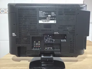 Tv Toshiba Model 22DV61555 con DVD incorporado.