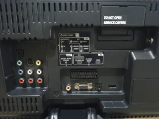 Tv Toshiba Model 22DV61555 con DVD incorporado.