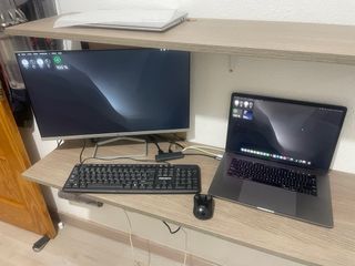 MacBook Pro 2018 Touch Bar Plata