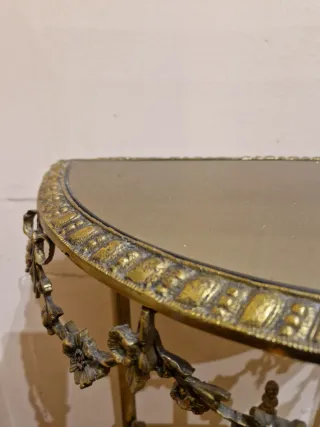 Mesa Consola Dorada con Espejo