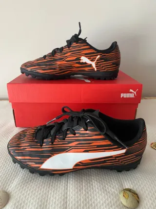 Zapatillas Fútbol Multitaco Puma Talla 34