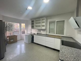 Casa pareada en alquiler en Piovera - Conde Orgaz en Madrid