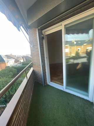 Casa pareada en alquiler en Piovera - Conde Orgaz en Madrid