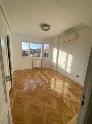 Casa pareada en alquiler en Piovera - Conde Orgaz en Madrid