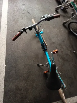 Bicicleta niña azul buen estado