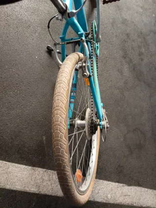 Bicicleta niña azul buen estado