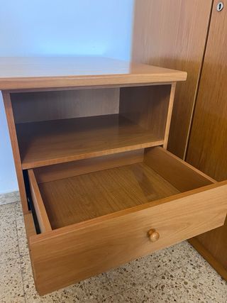 Mesa de estudio de madera