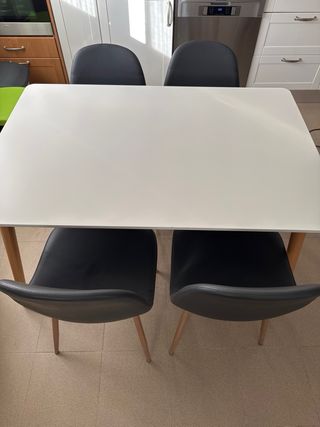 Mesa y 4 Sillas Comedor Cocina