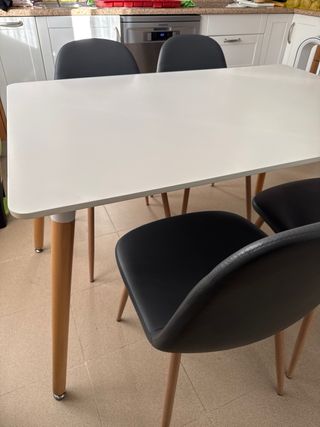 Mesa y 4 Sillas Comedor Cocina
