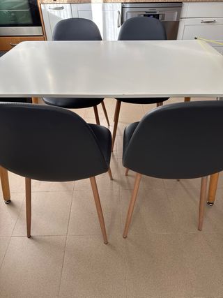 Mesa y 4 Sillas Comedor Cocina