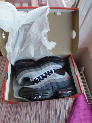 Nike Air Max 95 Negro Gris