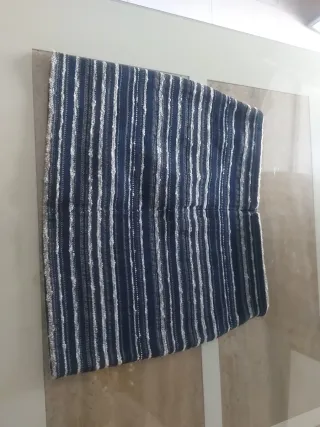 Falda de rayas azul y blanco