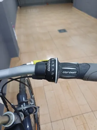 Bicicleta bTwin 5 en muy buen estado, ruedas de 26