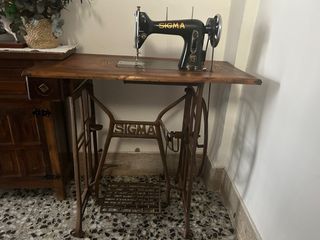 Máquina de coser Sigma con mesa