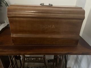Máquina de coser Sigma con mesa