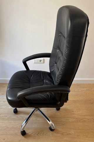 Silla de escritorio de piel negra