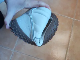 Zapatillas barefoot grises y blancas talla 39