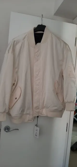Chaqueta Bomber Bershka Talla M/L Beige