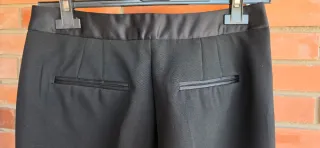 Pantalón Zara Negro Talla S con Detalles Razo