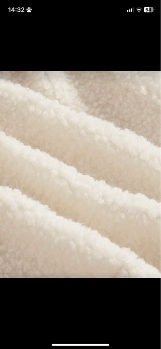 Colete bege e branco