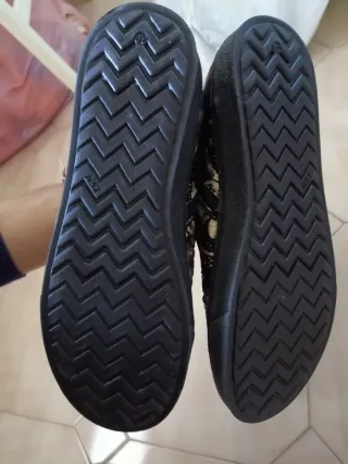 Zapatillas Roberto Cavalli negras y doradas