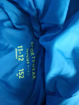 Cazadora de plumas para niño