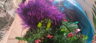 Belén con luces y espumillón