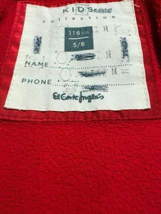 Chaqueta acolchada roja con capucha