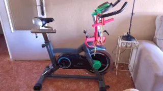 Bicicleta estática Cecotec con rueda, en perfecto