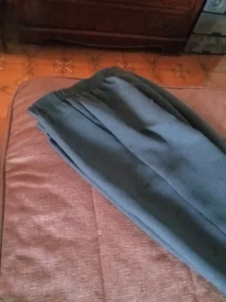 Pantalón gris