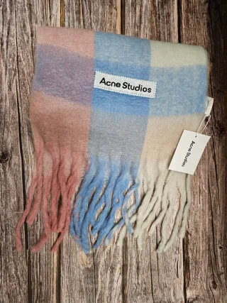Bufanda Acne Studios cuadros
