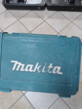 Trapano Makita con valigetta e caricabatterie