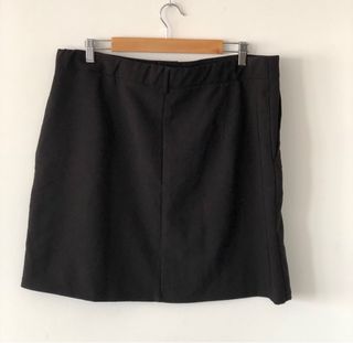 Minifalda negra Encuentro