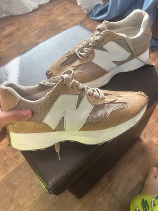 Zapatillas New Balance Beige y Blanco