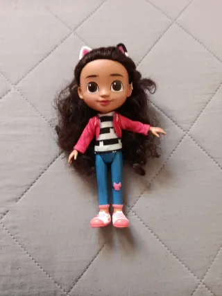 Muñeca Gabby con orejas de gato
