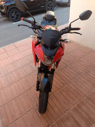 Suzuki GSXS 125 Roja y Negra