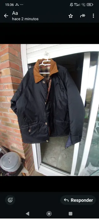 Chaquetón negro y marrón