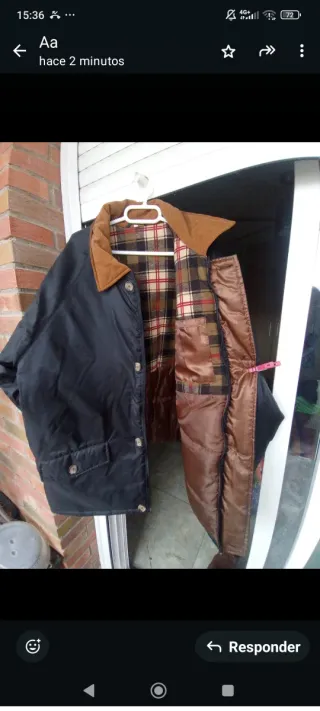 Chaquetón negro y marrón