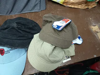 Lote 6 gorras con etiqueta