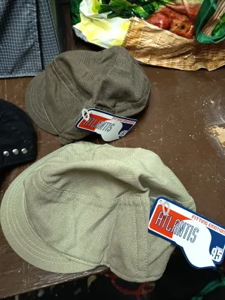 Lote 6 gorras con etiqueta