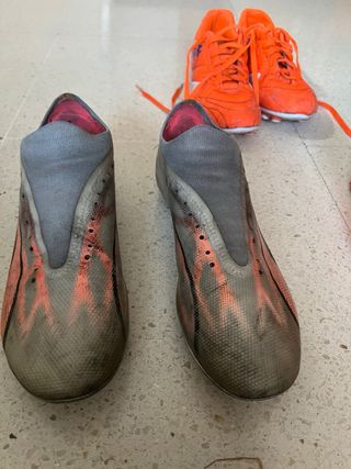 Botas de Fútbol Adidas y Puma