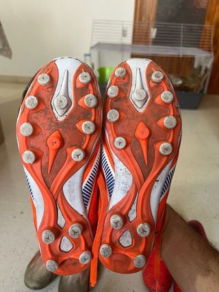 Botas de Fútbol Adidas y Puma