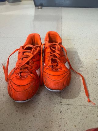 Botas de Fútbol Adidas y Puma