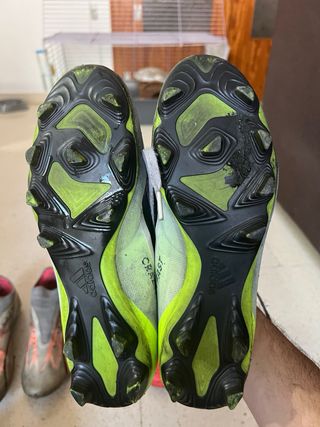 Botas de Fútbol Adidas y Puma