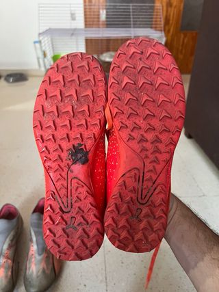 Botas de Fútbol Adidas y Puma