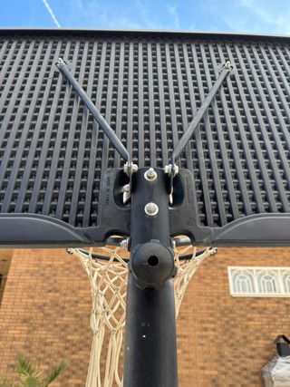 Canasta de baloncesto regulable