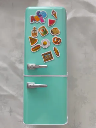 Nevera Mini Brands con Accesorios