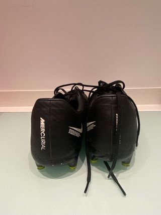 Scarpe da calcio Nike Mercurial nere