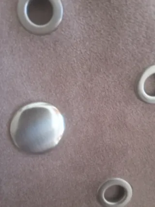 Bolso de ante con tachuelas